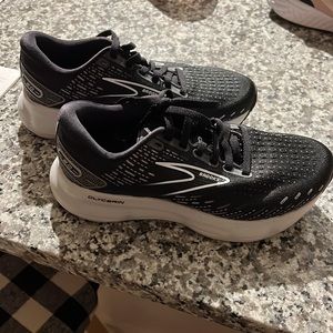 Brooks Glycerin 20 Size 6 wide